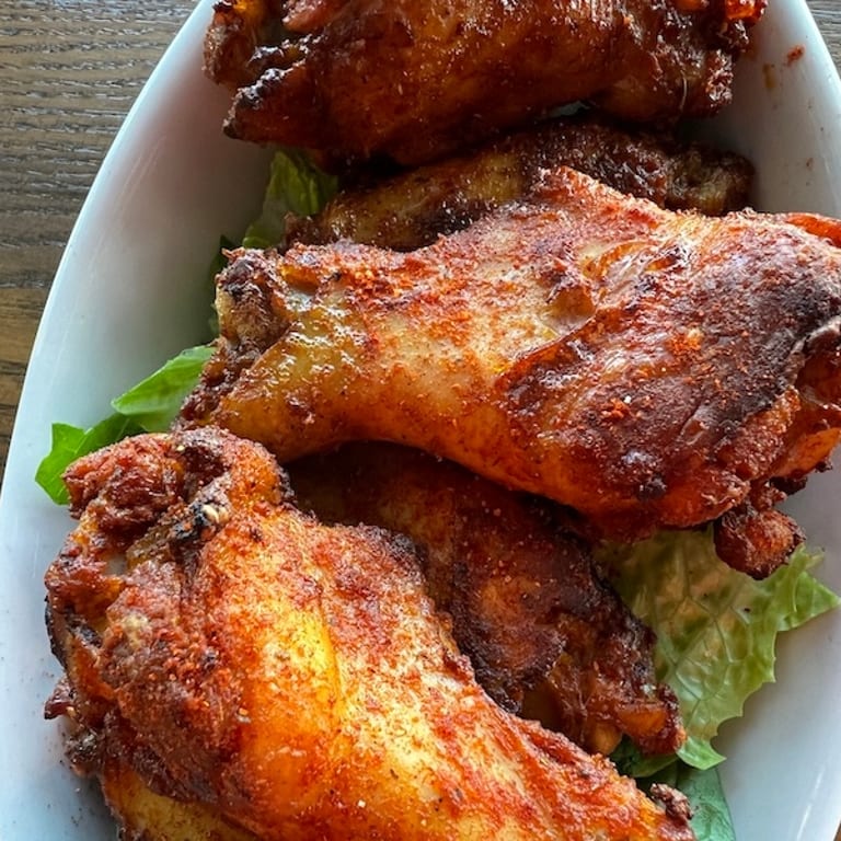Delicious Wings: A Crowd Favorite